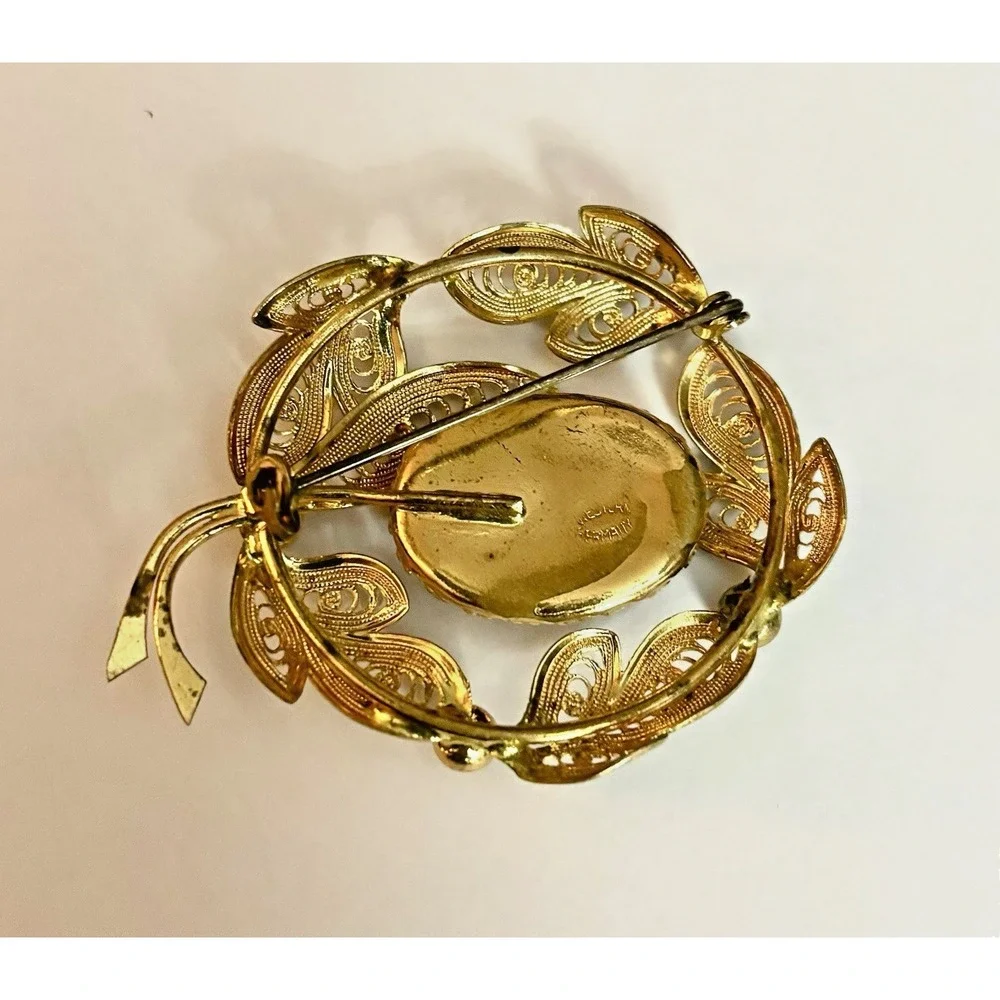 Vintage‎ WESTERN GERMANY gold tone with pink and green agate stone brooch